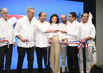 Presidente Abinader inaugura moderno edificio de CoopReservas en Santo Domingo