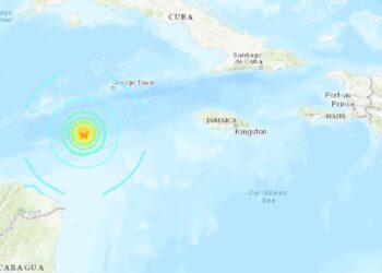 Un sismo de magnitud 7.6 sacude el Caribe y desata alertas de tsunami en múltiples territorios