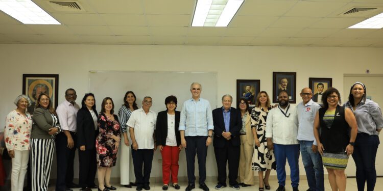 Luis Miguel De Camps se reúne con el Foro Socioeducativo