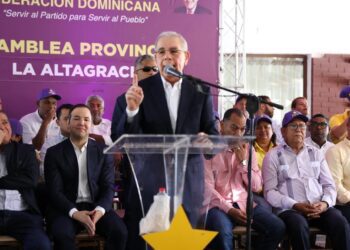 Danilo Medina critica la gestión de Abinader y afirma: “Con el PLD se vivía mejor”