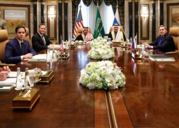 Rusia y EE.UU. acuerdan relanzar el diálogo para la paz en Ucrania  