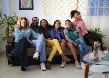 “La Familia Espejo", con 7 prenominaciones en Premios Iberoamericanos  