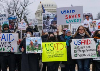 USAID suspende empleados y elimina 1,600 puestos en EE.UU. 