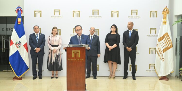 BCRD inaugura exposición “Tercer milenio del cristianismo”