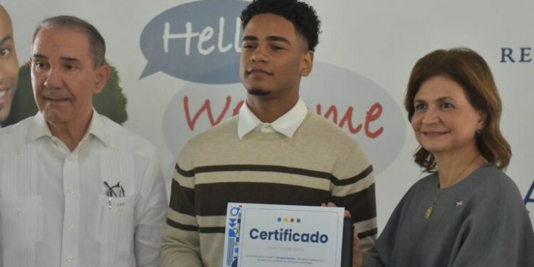 Gobierno impulsa el inglés con nuevo centro en municipio de Santiago