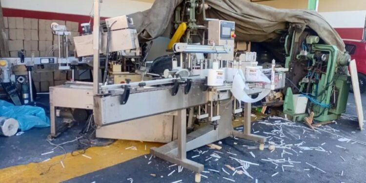 Fiscalía desmantela red de falsificación de cigarrillos y alcohol 