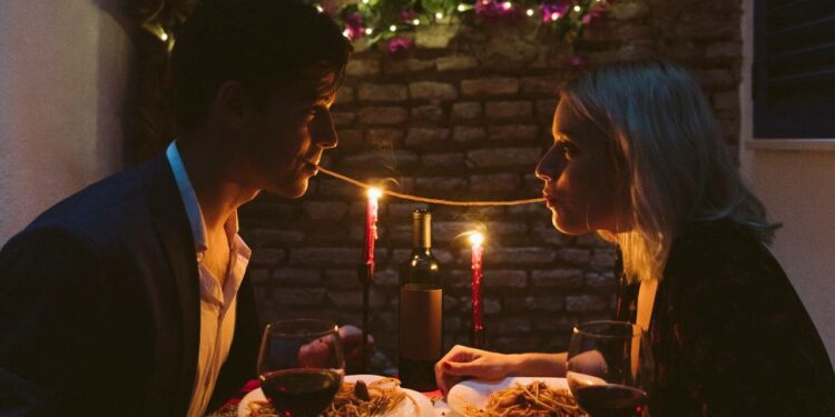 Investigación: Las citas a ciegas y el atractivo de la juventud