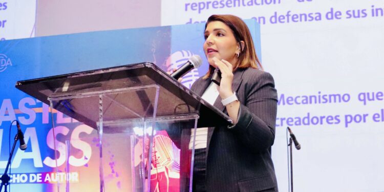 Abogada explica cómo beneficia a los artistas registrarse en sociedades de gestión