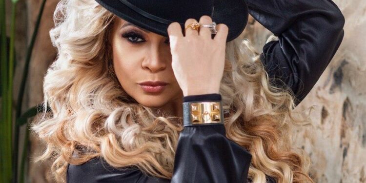 Miriam Cruz: Regreso triunfal en Premios Soberano 2025