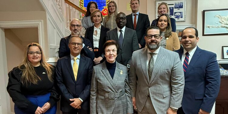 RD impulsa el nearshoring farmacéutico en Dominicans on the Hill