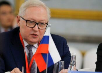 Rusia y EE.UU. al límite: diplomático alerta crisis