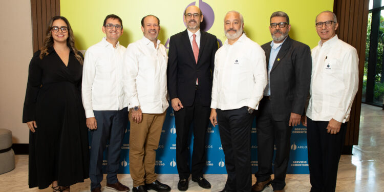 Argos Dominicana expande Panorama Económico 2025 a Santiago