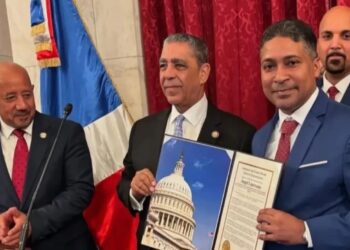 Ángel Laureano recibe reconocimiento en el Congreso de EE.UU.