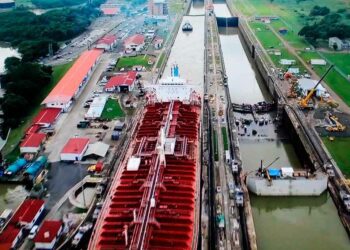 Panamá rechaza exoneración de peajes a buques de EE.UU.