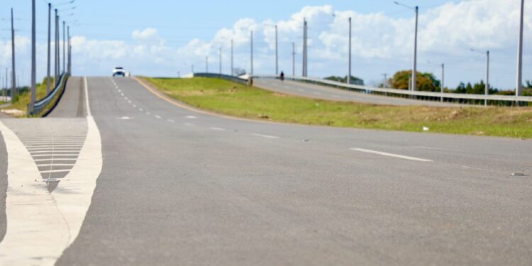 Presidente Abinader inaugura tramo II de La Ecológica y centro comunitario