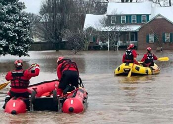 Inundaciones en EEUU ya deja 14 fallecidos y varios desaparecidos
