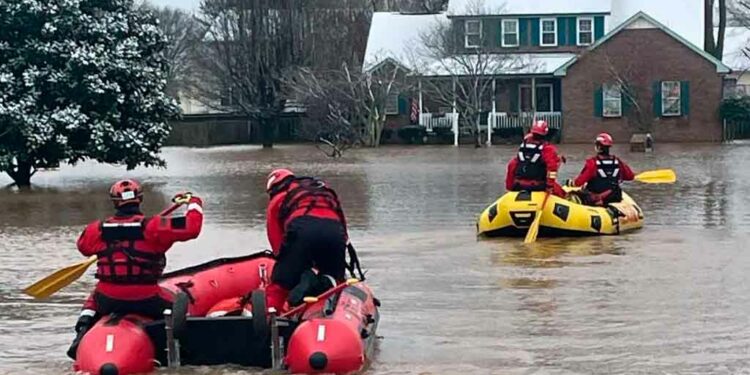 Inundaciones en EEUU ya deja 14 fallecidos y varios desaparecidos