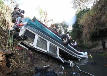 Tragedia en Guatemala: aumenta 54 víctimas en accidente de autobús