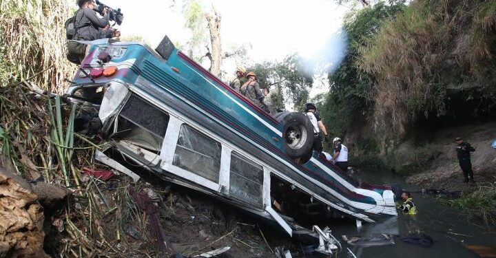 Tragedia en Guatemala: aumenta 54 víctimas en accidente de autobús