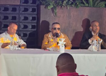 Héctor Acosta regresa a los escenarios con "Gracias Dominicanos"