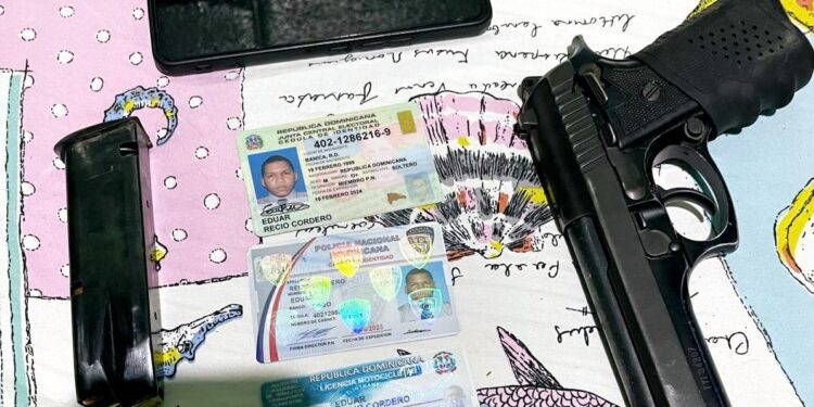 Arrestan a cabo PN con 80 mil cigarrillos de contrabando en Elías Piña