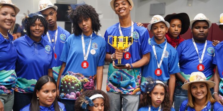 Liceo público gana el Champion’s Award en competencia nacional de robótica