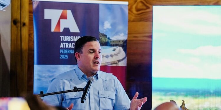 Pedernales se consolida como motor económico con la llegada de cruceros