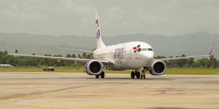 Arajet y Boeing lanzan convocatoria de becas para formar pilotos en RD