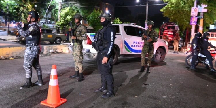 Operativos de la Policía Nacional dejan 78 detenidos por diversos delitos