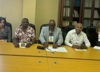 Trabajadores playeros de Boca Chica exigen diálogo y soluciones justas