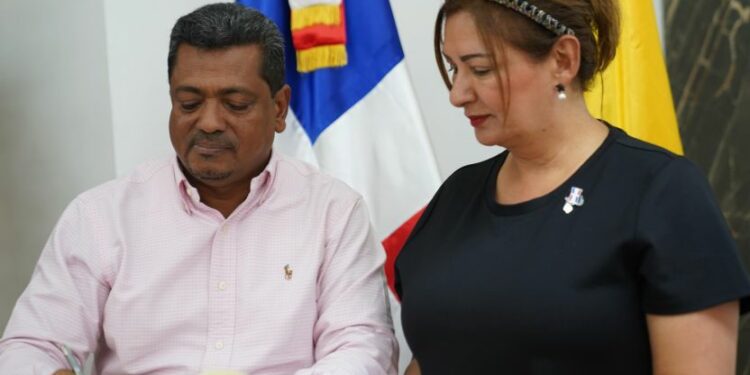 Ayuntamientos de RD y Colombia firman acuerdo de hermanamiento