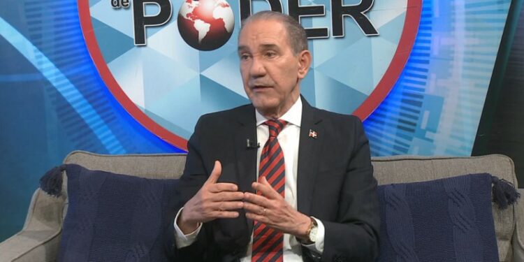 Fusión MESCyT con MINERD en manos de Abinader; sube matrícula privada, baja en la UASD