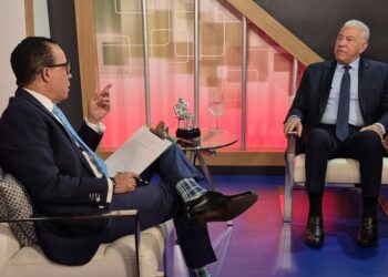 Andrés Bautista aborda desafíos políticos en el PRM, en Haití y educación en RD