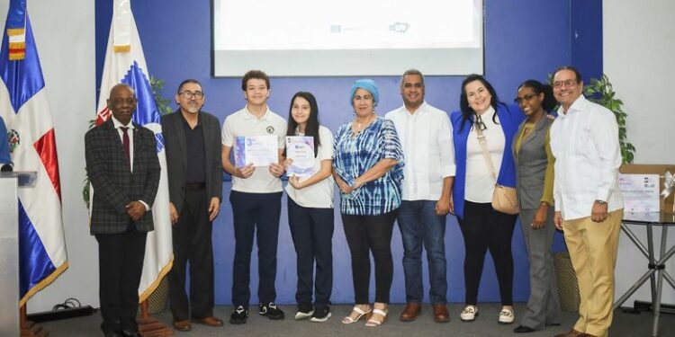 Convocan a estudiantes a concurso internacional epistolar juvenil 2025