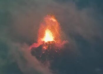 Volcán del Fuego en Guatemala entra en erupción: alerta naranja activada  