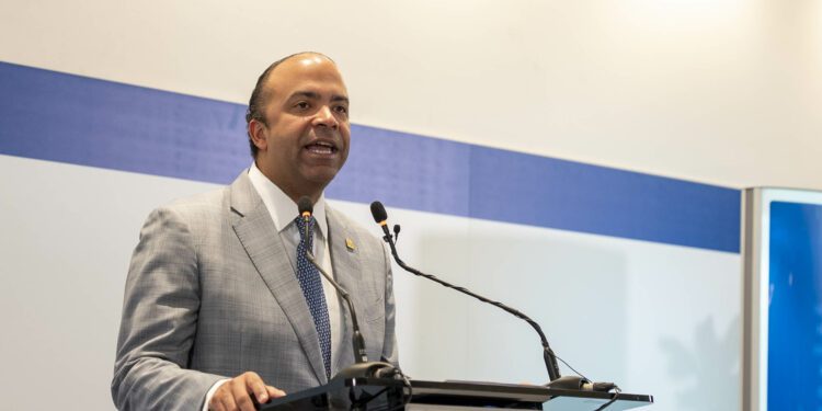 Banreservas inicia feria inmobiliaria en España con tasa fija de 10% a siete años