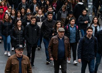 Matemáticos revelan el secreto del caos peatonal