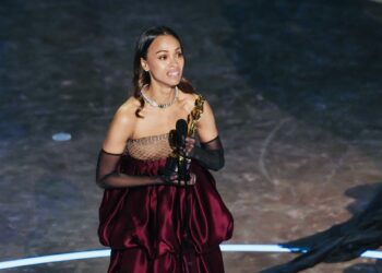 Zoe Saldaña primera dominicana en ganar Óscar por ‘Emilia Pérez’