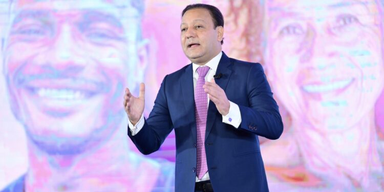 Abel Martínez rechaza fusión de ministerios y cierre del IAD