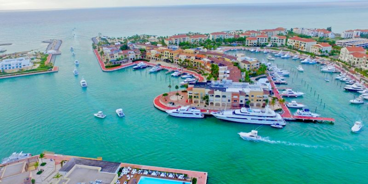 Inversiones en infraestructura y conectividad impulsan el turismo de lujo en el Caribe