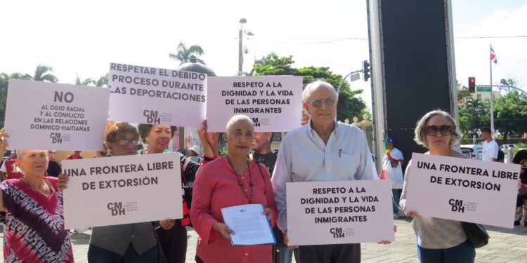 339 ciudadanos exigen frenar odio contra migrantes haitianos