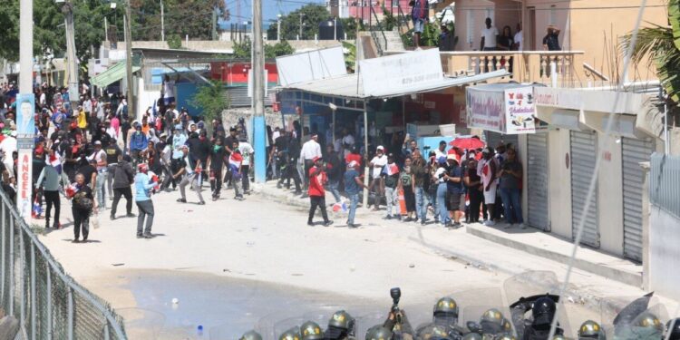 Dirigentes del PLD condenan represión en marcha de Friusa