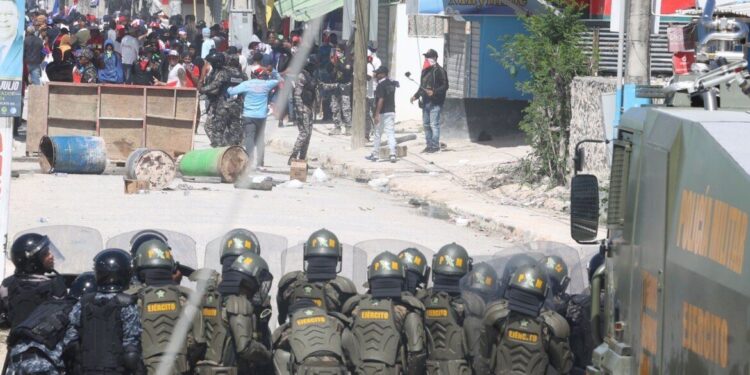 Policía Nacional explica intervención en marcha anti-haitiana en Friusa