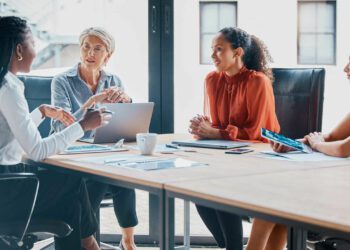 Mujeres en la cúpula mejoran la eficiencia de las aerolíneas