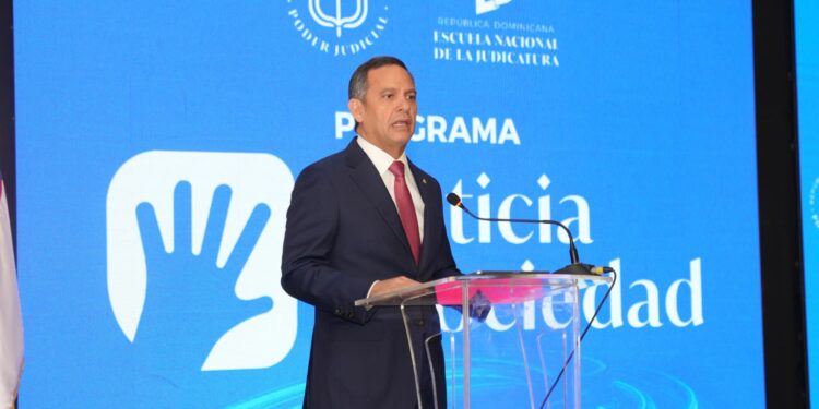Luis Henry Molina: Justicia se fortalece con una sociedad informada