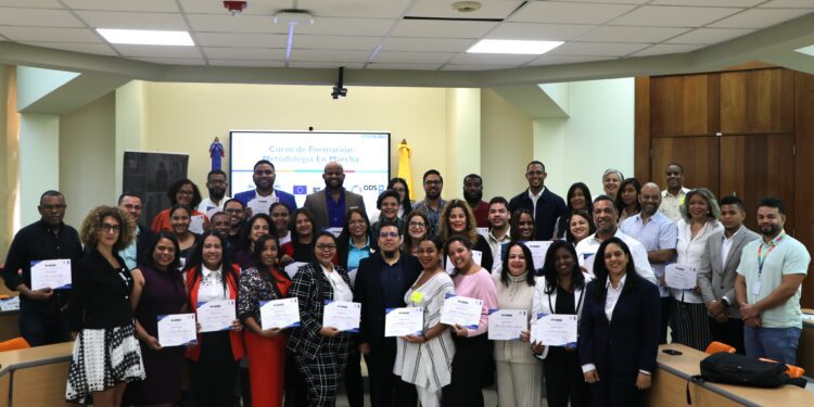 Acreditan 35 consultores para fortalecer más de 250 Mipymes en RD