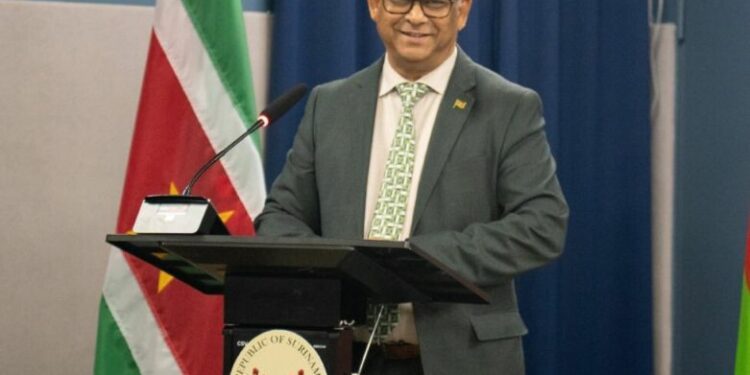 El primer caribeño al frente de la OEA contó con el apoyo de RD