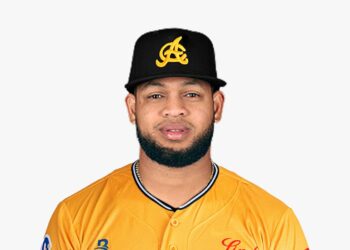 Águilas Cibaeñas adquieren a Edwin Uceta y Randy Vásquez