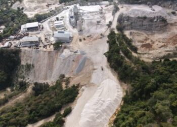 Denuncian inacción oficial ante devastación minera Cuevas del pomier