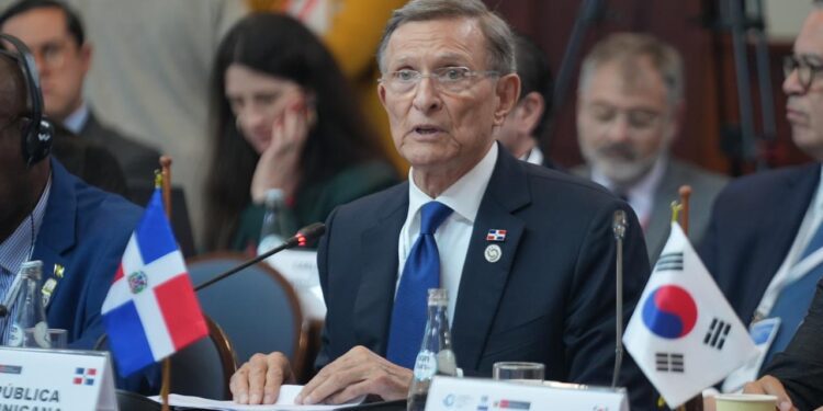 Canciller Roberto Álvarez asistirá a la OEA para elección de secretario general